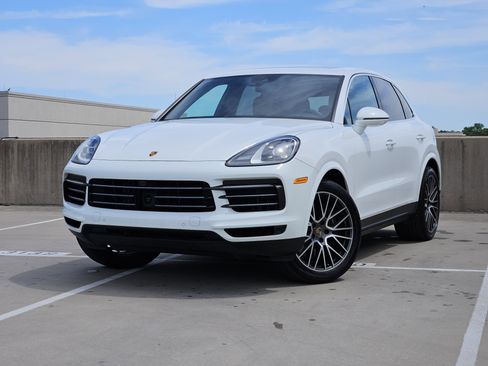 Certified 2022 Porsche Cayenne AWD/4WD image 1