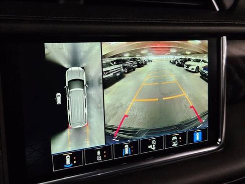 Used 2023 GMC Yukon XL Denali AWD/4WD image 13