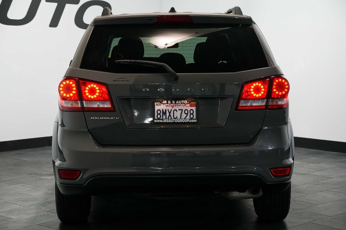 Used 2019 Dodge Journey SE w/ Premium Group FWD image 5
