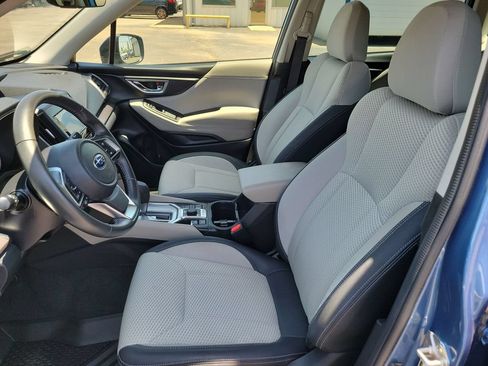 Used 2023 Subaru Forester Premium AWD/4WD image 16