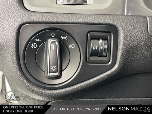 Used 2017 Volkswagen Golf Alltrack S image 30