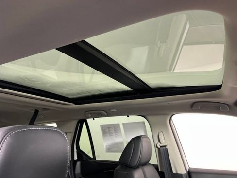 Certified 2025 Honda Pilot Touring image 10