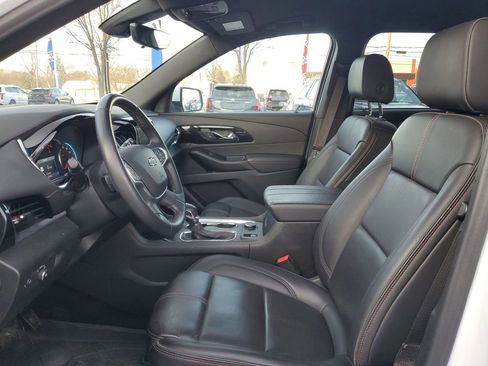 Used 2023 Chevrolet Traverse RS w/ LPO, Floor Liner Package image 5