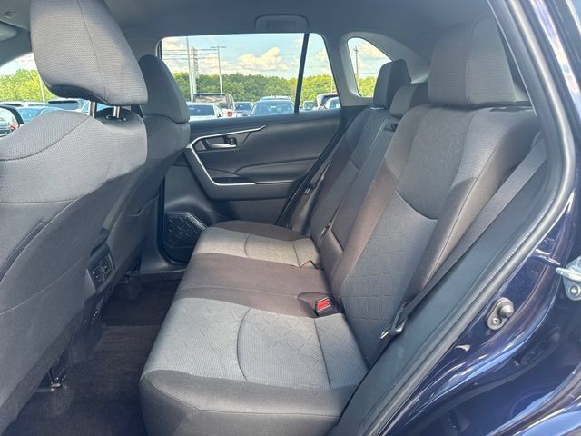 Used 2025 Toyota RAV4 XLE AWD/4WD image 33