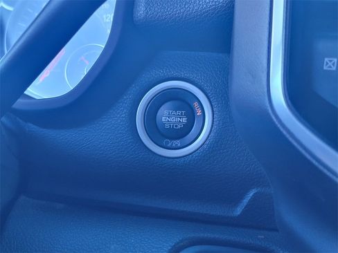 Used 2022 RAM 2500 Big Horn image 33