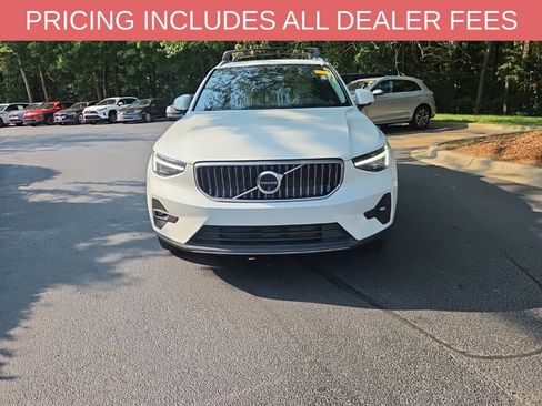 Used 2024 Volvo XC40 B5 Plus w/ Protection Package Premier AWD/4WD image 2