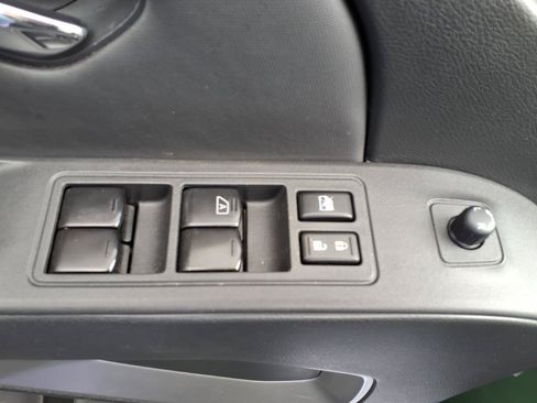 Used 2022 Nissan Frontier SV AWD/4WD image 15
