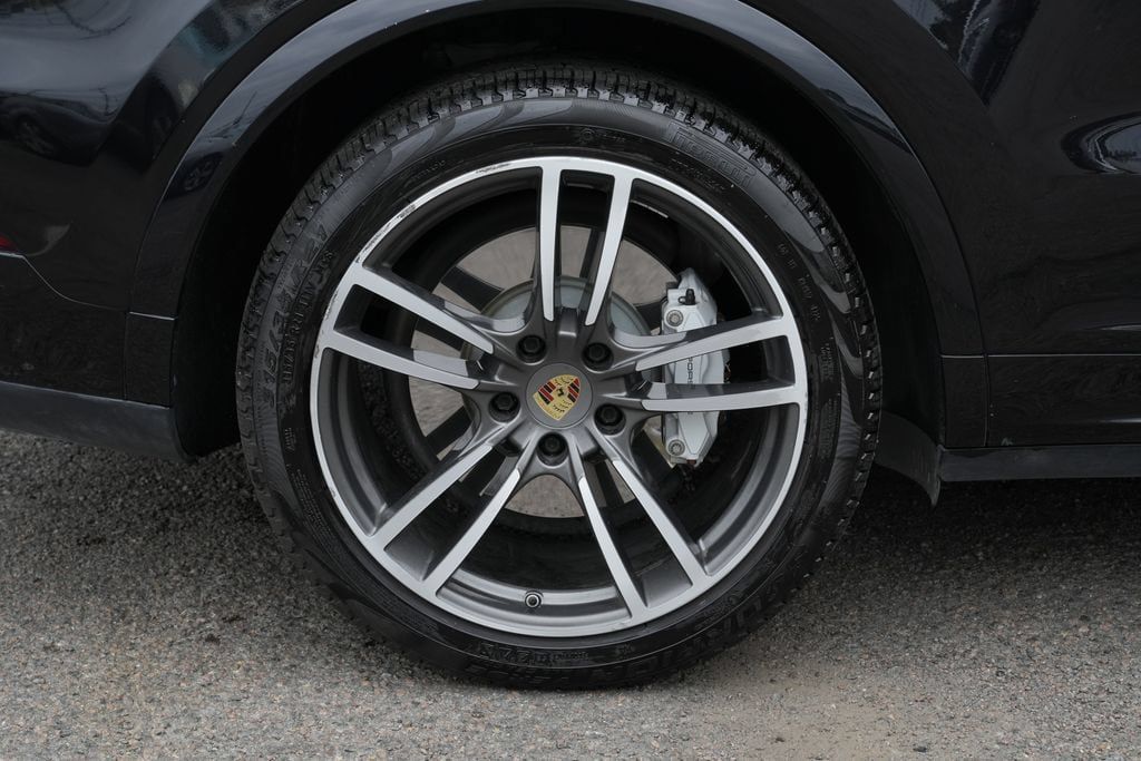 Used 2019 Porsche Cayenne Turbo AWD/4WD image 15