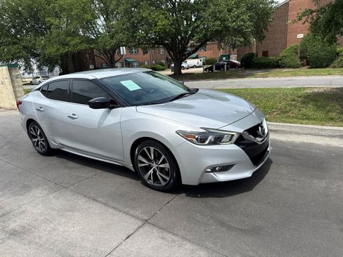 Used 2017 Nissan Maxima 3.5 S FWD image 2