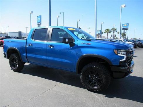 Used 2024 Chevrolet Silverado 1500 ZR2 w/ Technology Package image 4