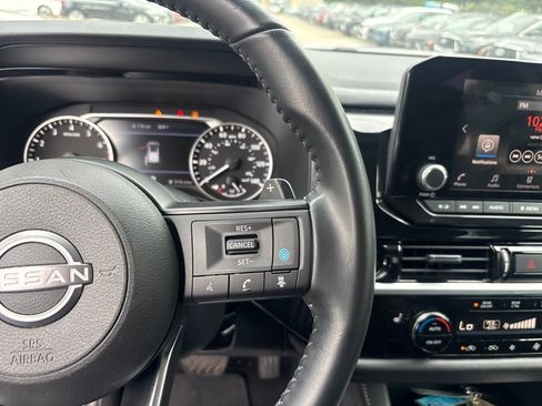 Used 2025 Nissan Pathfinder SV FWD image 23