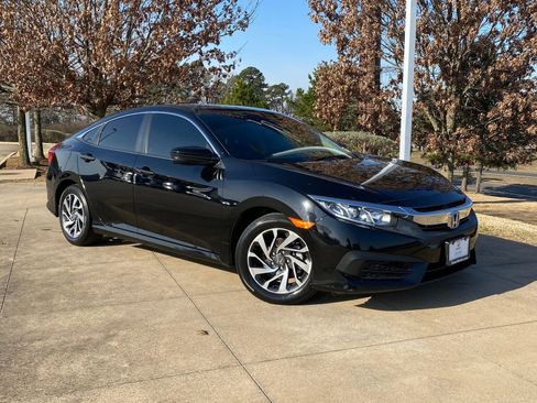 Used 2018 Honda Civic EX image 1