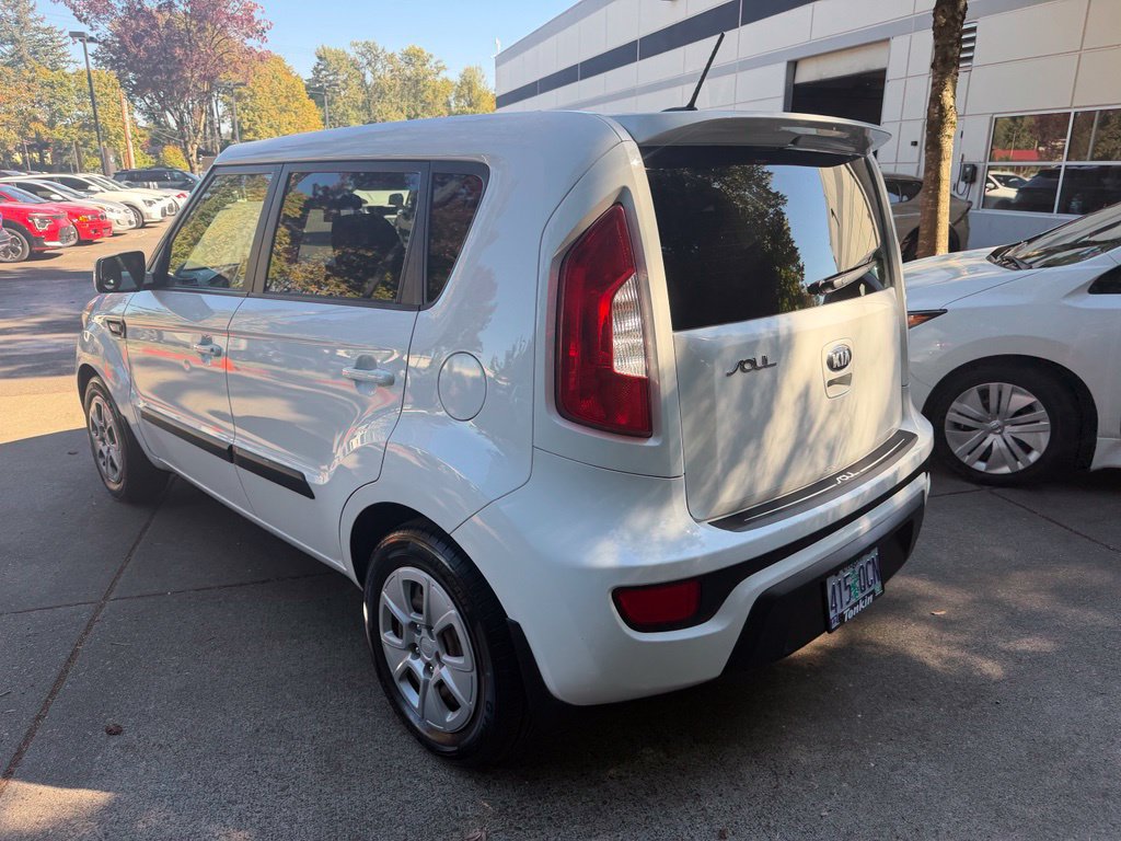 Used 2013 Kia Soul FWD image 6