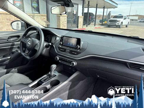 Used 2024 Nissan Altima 2.5 S image 13