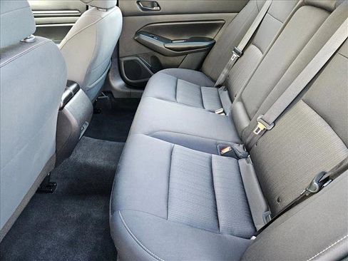 Used 2024 Nissan Altima 2.5 SV image 15