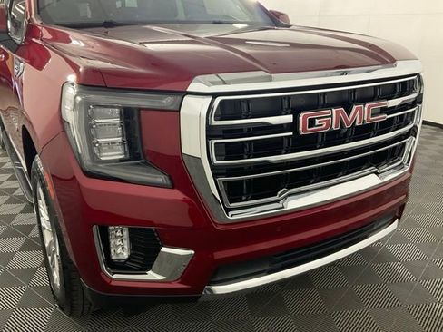 Used 2023 GMC Yukon XL SLT w/ SLT Premium Package AWD/4WD image 10