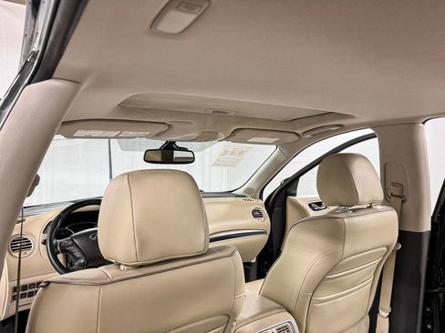 Used 2019 INFINITI QX60 Luxe w/ Essential Package image 12