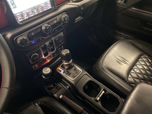 Used 2023 Jeep Wrangler Unlimited Rubicon 4xe AWD/4WD image 17