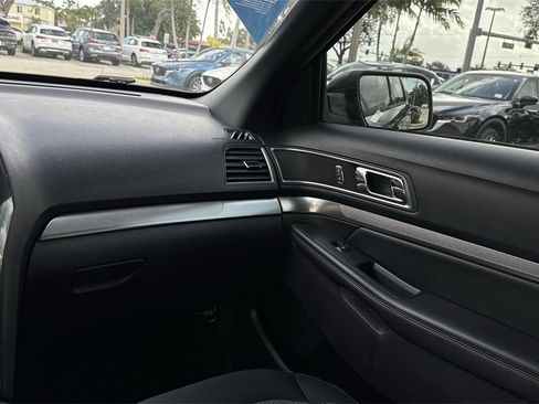 Used 2019 Ford Explorer XLT w/ Equipment Group 201A image 16