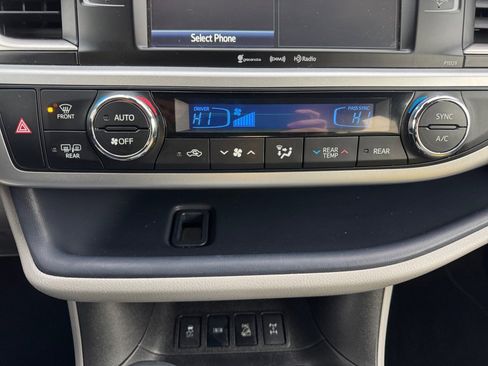 Used 2018 Toyota Highlander Plus image 21