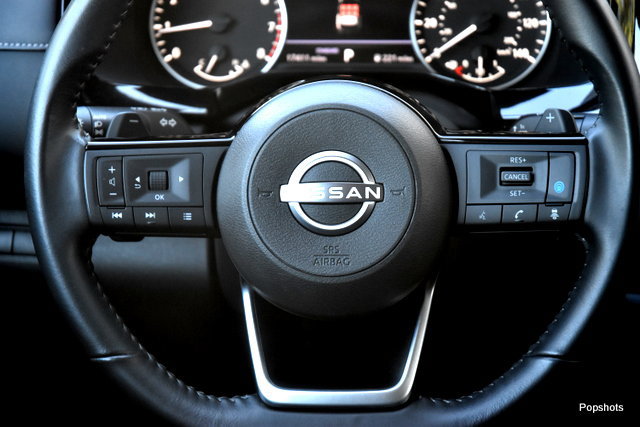 Used 2022 Nissan Pathfinder SV FWD image 13