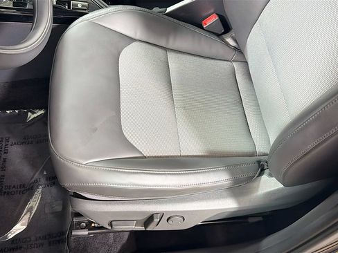 Used 2024 Kia Niro EX FWD image 19