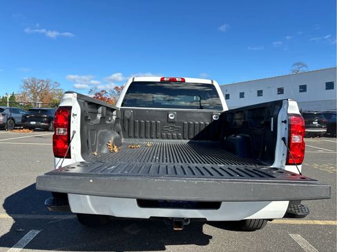 Used 2018 Chevrolet Silverado 1500 Custom w/ Custom Value Package image 28