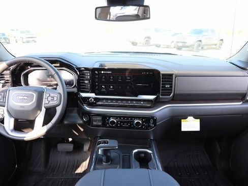 New 2026 GMC Sierra 1500 SLT image 12