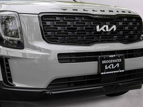 Certified 2022 Kia Telluride EX w/ EX Premium Package AWD/4WD image 32