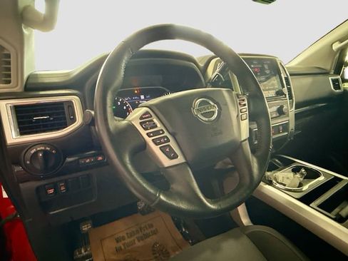 Used 2020 Nissan Titan SV w/ SV Convenience Package image 12