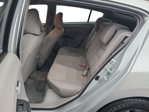 Used 2013 Honda Insight LX image 18