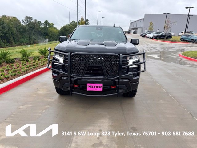 Used 2024 Chevrolet Silverado 1500 LT Trail Boss w/ LT Trail Boss Premium Package AWD/4WD image 2