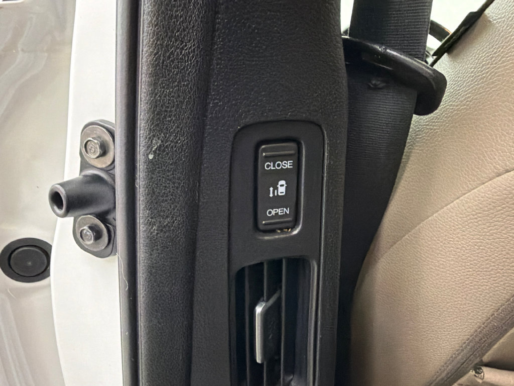 Used 2022 Honda Odyssey Elite image 24