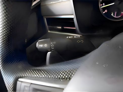 Used 2024 Mitsubishi Outlander ES image 24