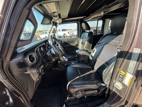 Used 2021 Jeep Wrangler Unlimited Sahara w/ Cold Weather Group image 13