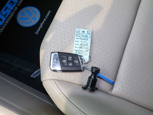 Used 2023 Volkswagen Atlas SE w/ Panoramic Sunroof Package AWD/4WD image 29