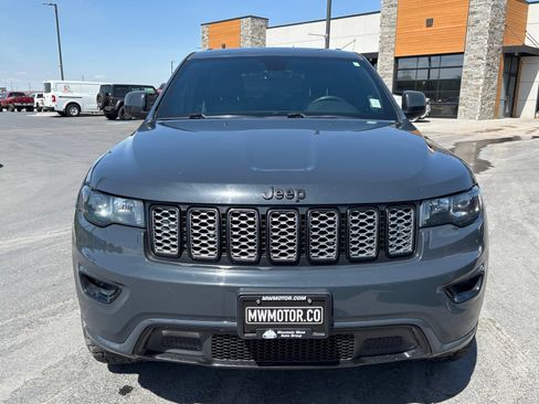Used 2018 Jeep Grand Cherokee Altitude AWD/4WD image 2