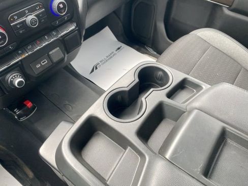 Used 2022 Chevrolet Silverado 1500 LT image 14