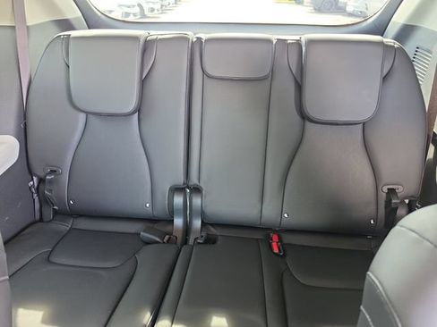 Certified 2022 Kia Carnival LX FWD image 12