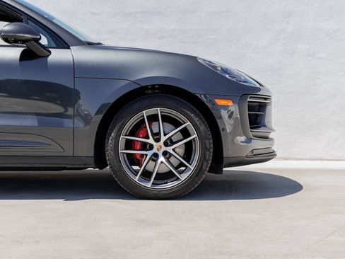 Certified 2023 Porsche Macan S AWD/4WD image 11