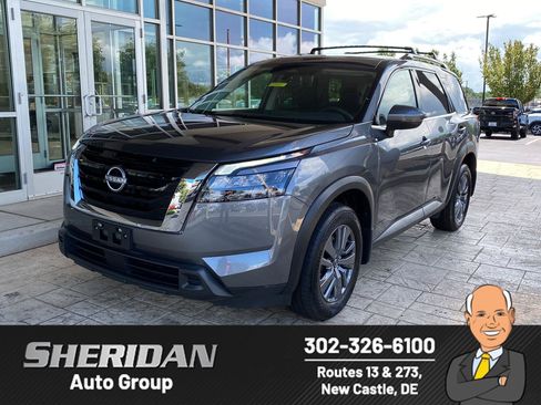 Certified 2025 Nissan Pathfinder SV AWD/4WD image 1