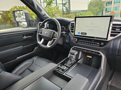 Used 2023 Toyota Tundra Platinum w/ Advanced Package AWD/4WD image 10