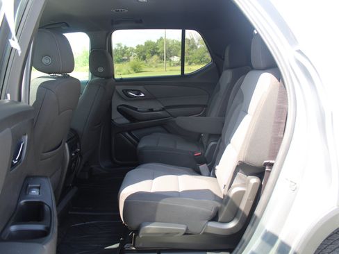 Used 2023 Chevrolet Traverse LT AWD/4WD image 20