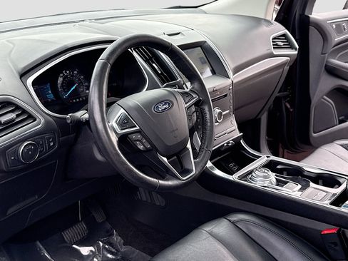 Used 2019 Ford Edge Titanium w/ Cold Weather Package image 4