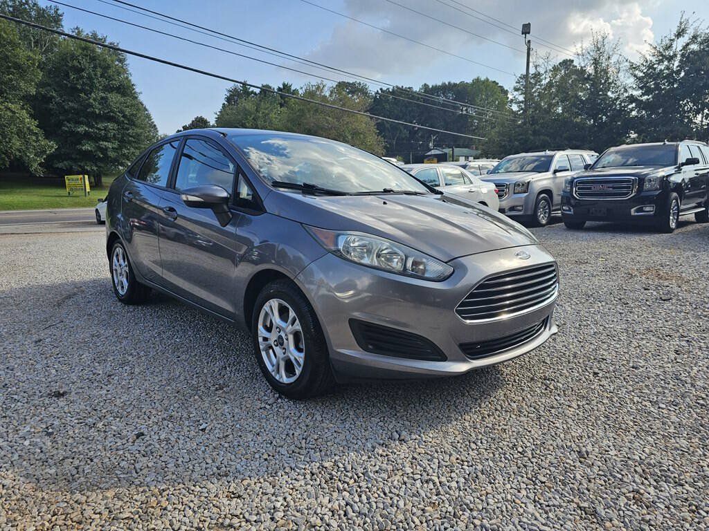 Used 2014 Ford Fiesta SE w/ Comfort Package FWD image 6