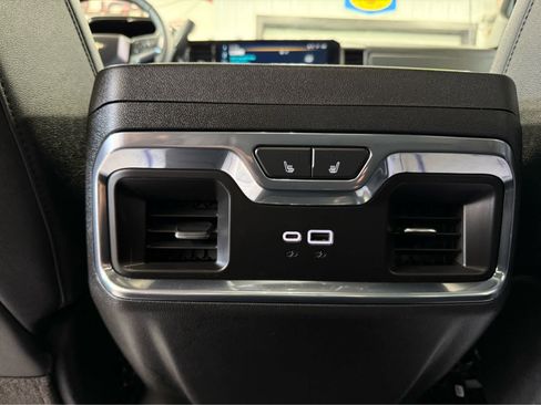 Used 2025 Chevrolet Silverado 3500 LTZ w/ LTZ Plus Package image 28