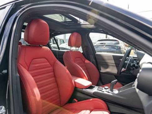 New 2025 Alfa Romeo Giulia w/ Veloce Package Rwd image 20