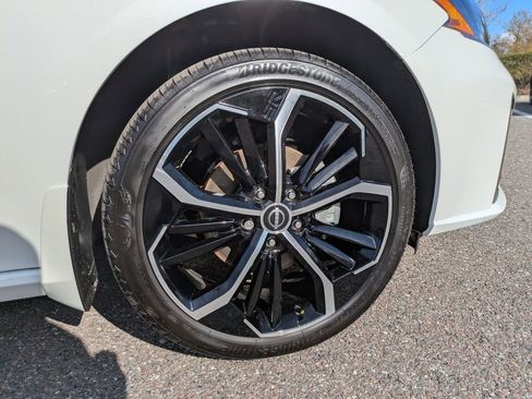 Used 2025 Nissan Altima 2.5 SR w/ SR Premium Package image 11