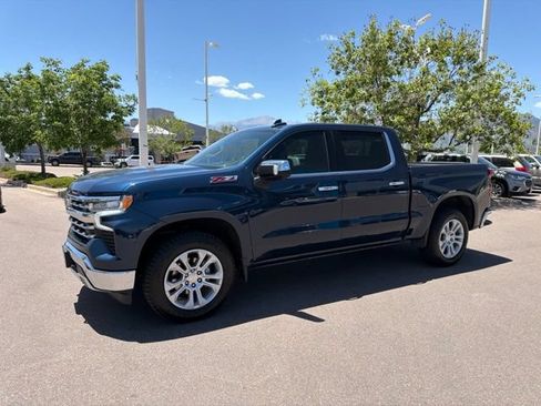 Used 2022 Chevrolet Silverado 1500 LTZ w/ Z71 Off-Road Package AWD/4WD image 3