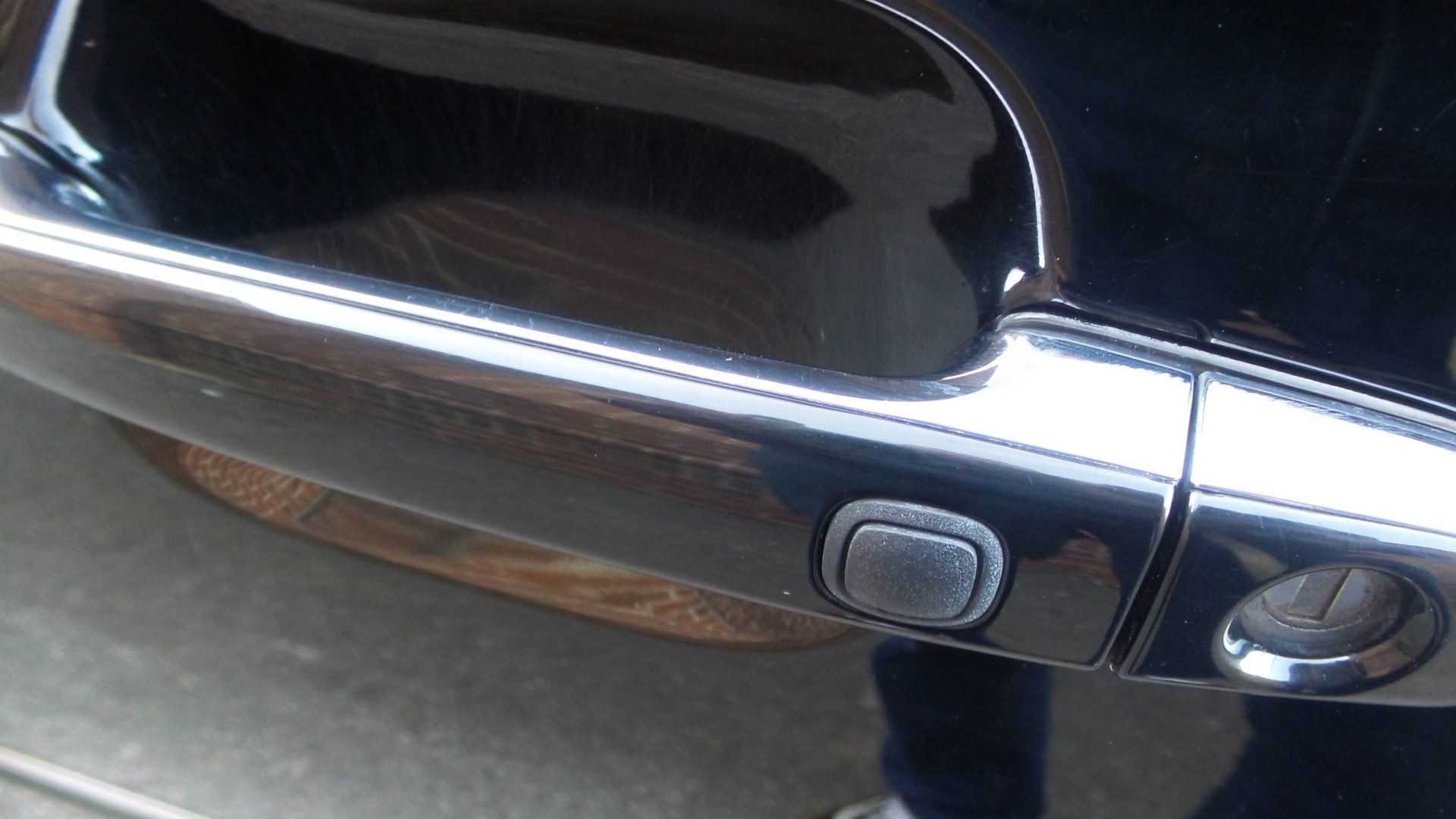 Used 2004 Lexus LS 430 RWD image 25